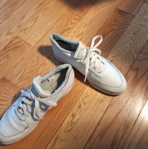 Classic White Leather Golf Shoes.